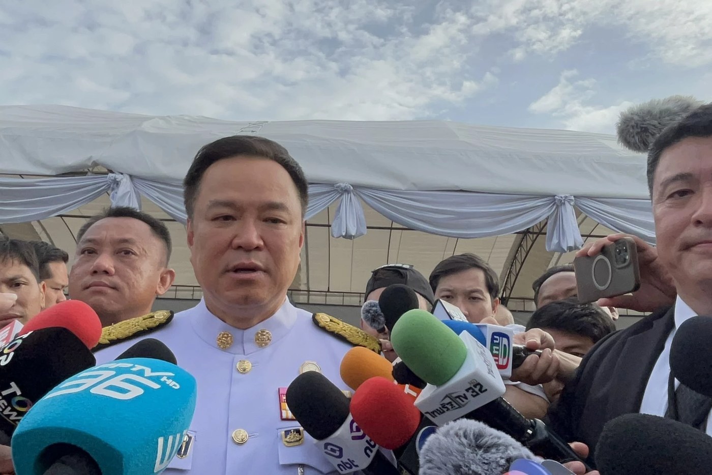 นายอนุทิน ชาญวีรกูล พูดถึงมาตรการจัดระเบียบอาวุธปืน