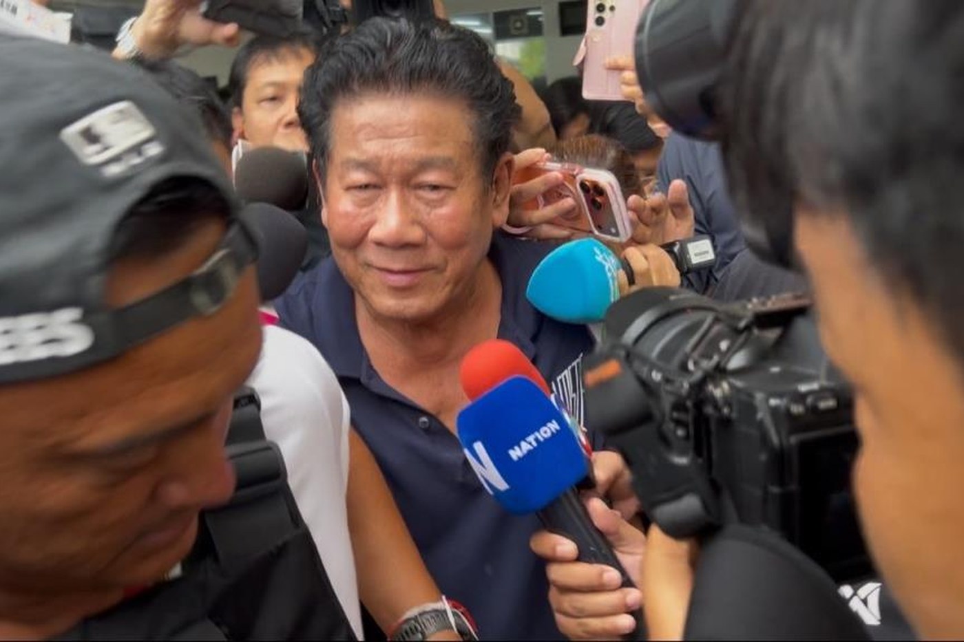 ภาพประกอบหลังศาลไม่ให้ประกันตัวฉลอง