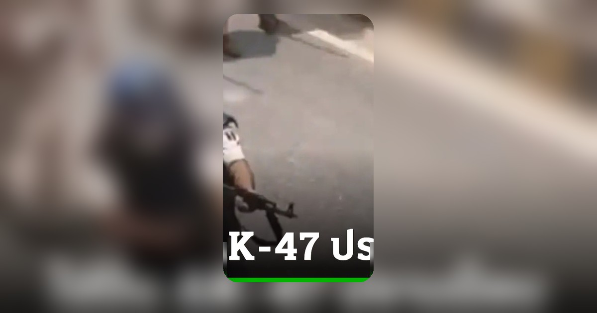 ตำรวจอินเดียยิงไรเฟิล AK-47 สลายม็อบนักศึกษา ถูกสั่งพักงาน