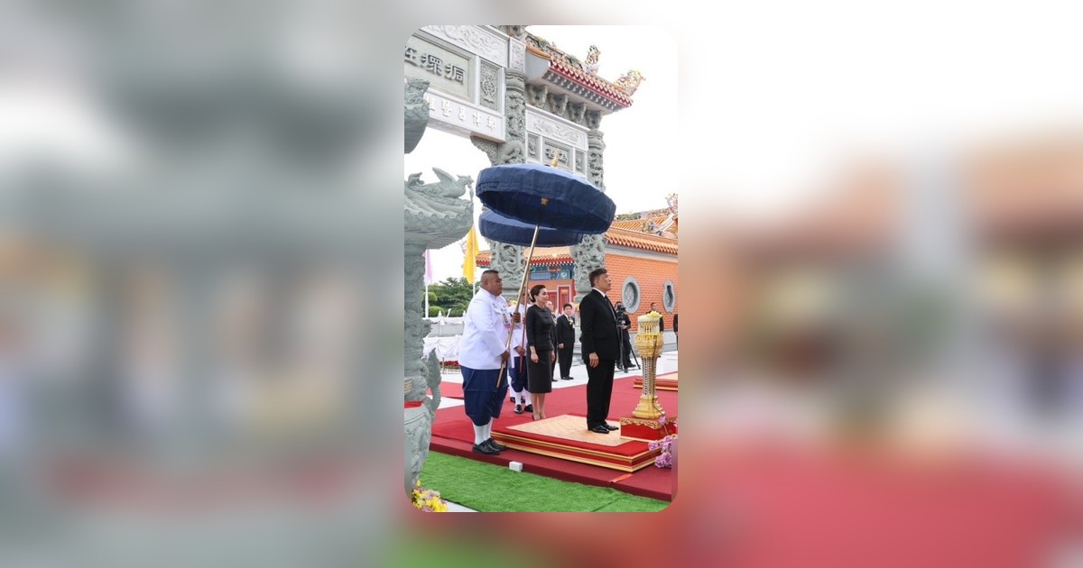 ในหลวง-พระราชินี เสด็จฯทรงเปิดอาคารศาลเจ้าไต้ฮงกงหยกขาว เฉลิมพระเกียรติ 72 พรรษา